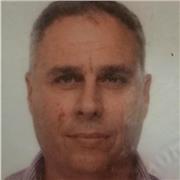 Impartisco lezioni di matematica per alunni che frequentano la scuola media e superiore